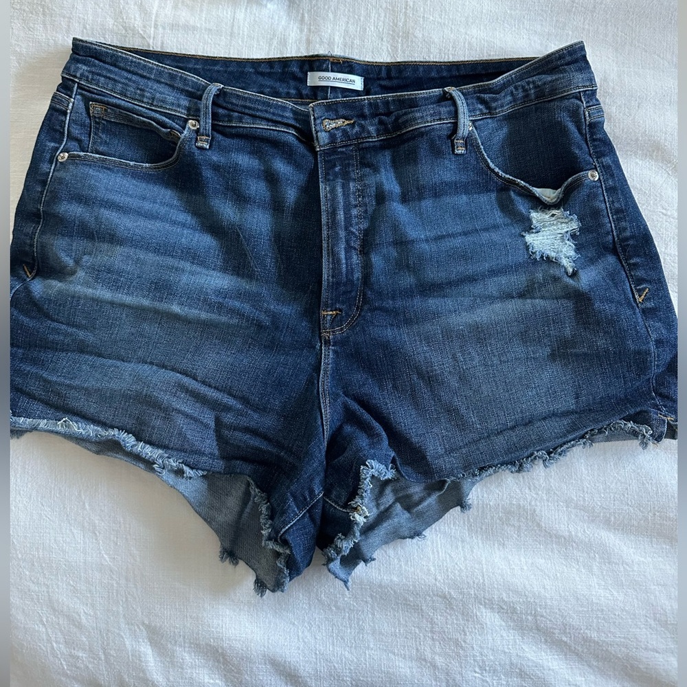 Good American short.  BRAND NEW( see pair still in plastic)